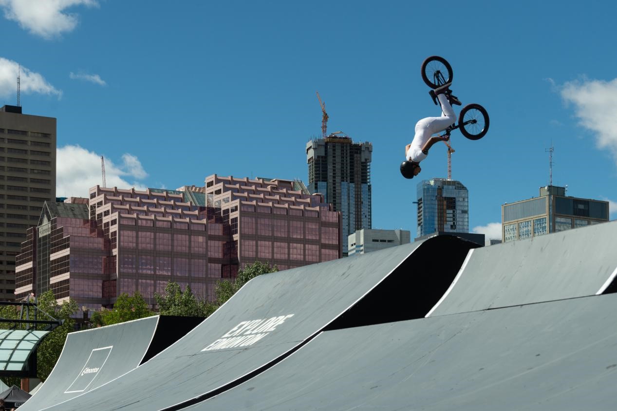 关于室外极限:极地与火山地带的惊人赛站的信息 关于室外极限:极地与火山地带的惊人赛站的信息