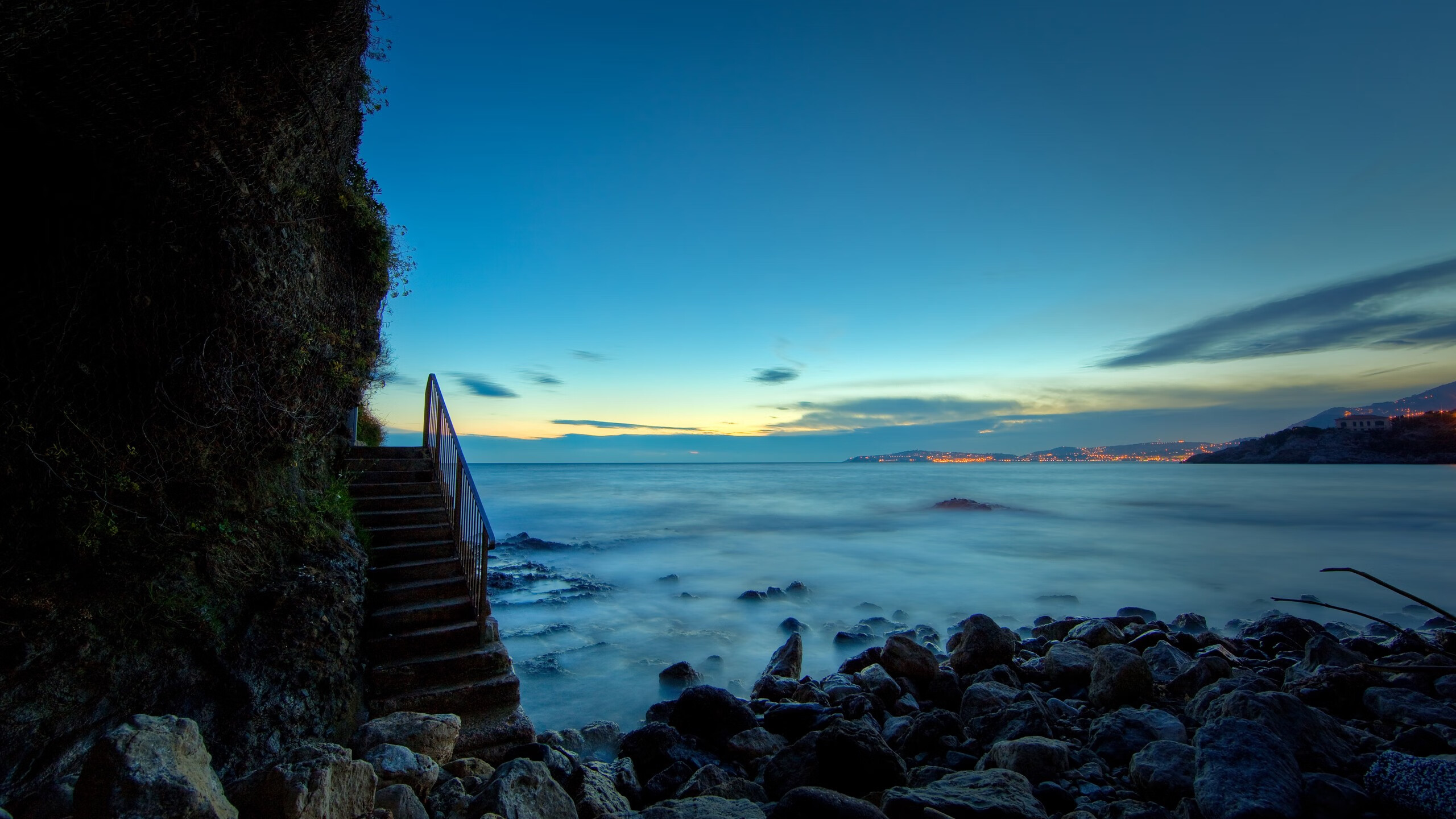 克雷西主帅赞扬苏格兰队在比赛中的杰出表现，苏格兰主帅克拉克