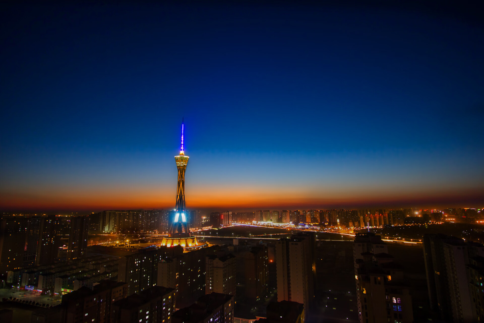 五大联赛是否通过双后腰系统压缩防线空当,双后腰阵容